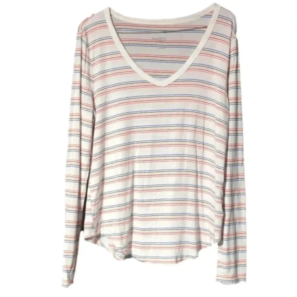 SO juniors FD favorite v-neck